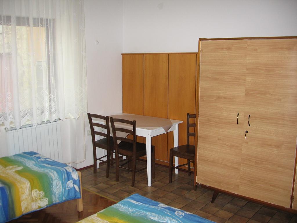 Guest House Roze Ilirska Bistrica Esterno foto