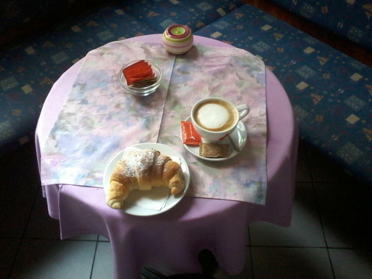 Guest House Roze Ilirska Bistrica Esterno foto